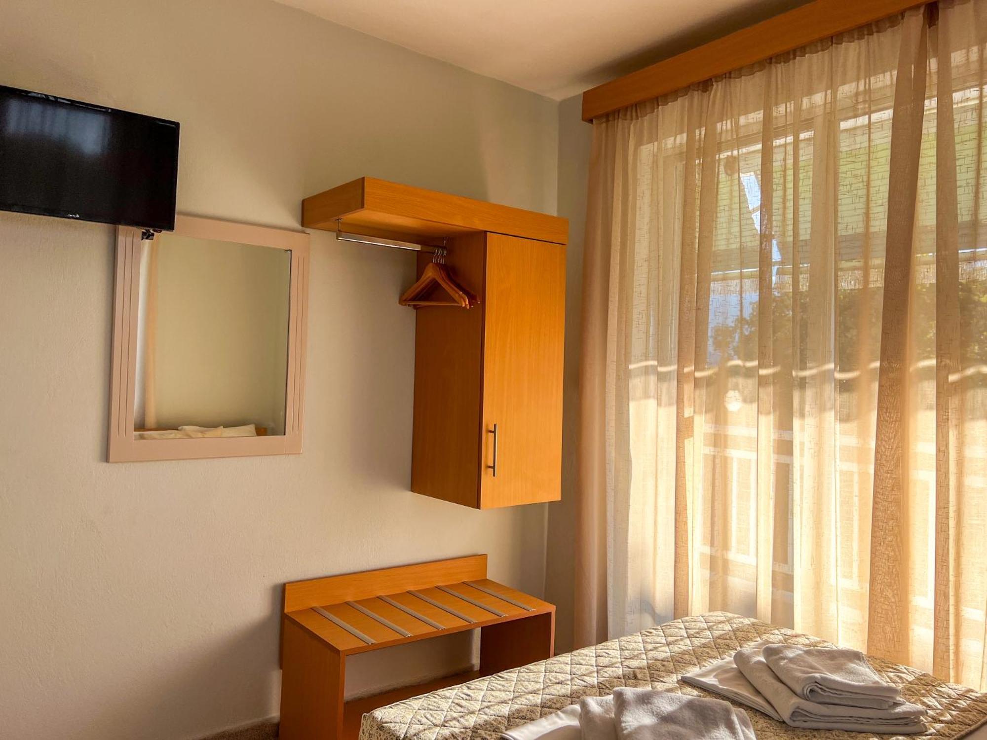 Prado Apartment Hotel Limin Litochorou Exterior photo
